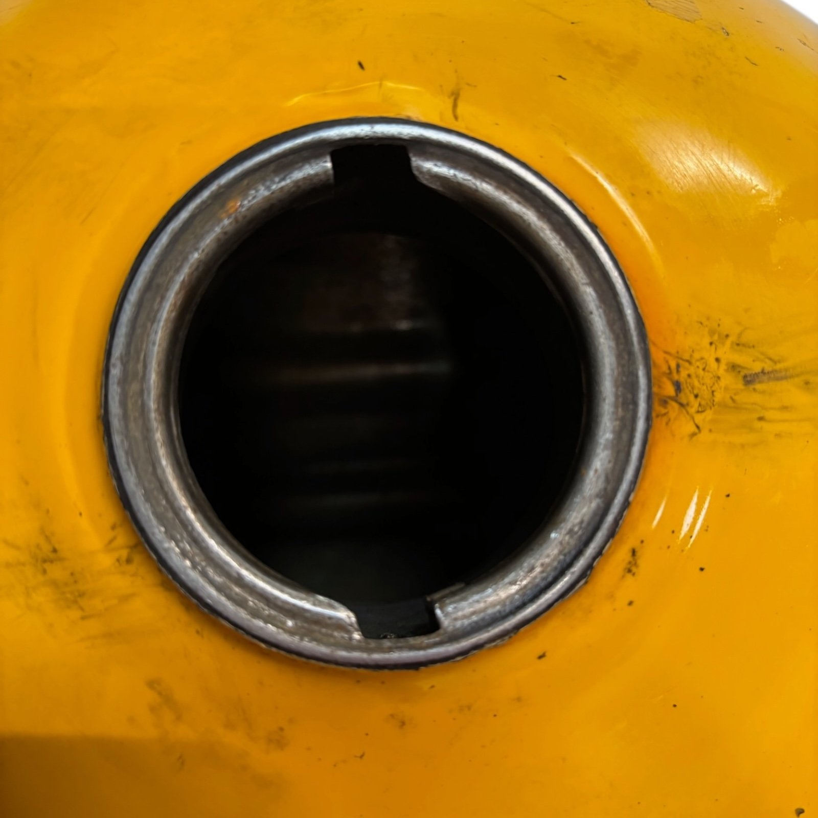 Réservoir jaune de HONDA 650 SLR – Image 5