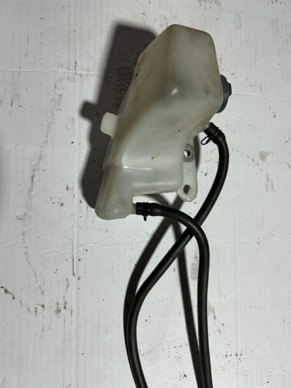 Vase d'expansion de BMW 650 ST – Image 2