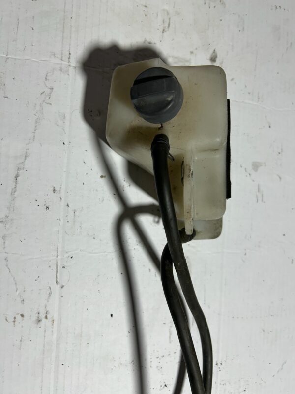 Vase d'expansion de BMW 650 ST – Image 3