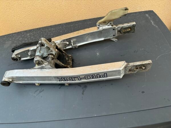 Bras oscillant de HONDA 650 Africa Twin RD03 – Image 4