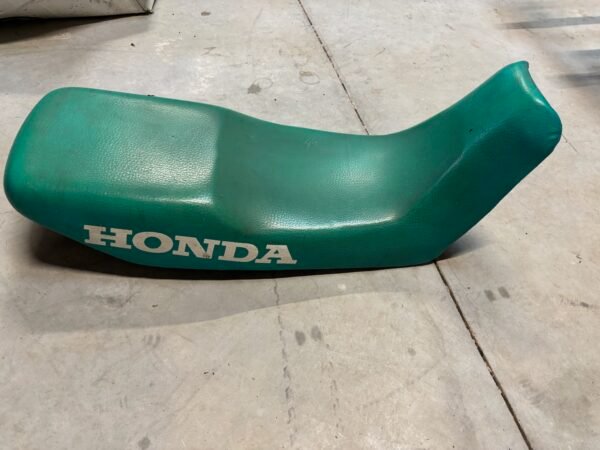 Selle creusée de HONDA 650 Dominator RD02 – Image 2