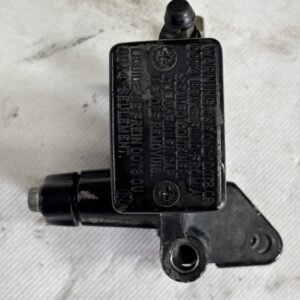 Maitre cylindre de frein avant de HONDA 600 XLLM XLRM PD04