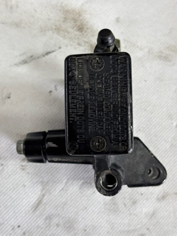 Maitre cylindre de frein avant de HONDA 600 XLLM XLRM PD04