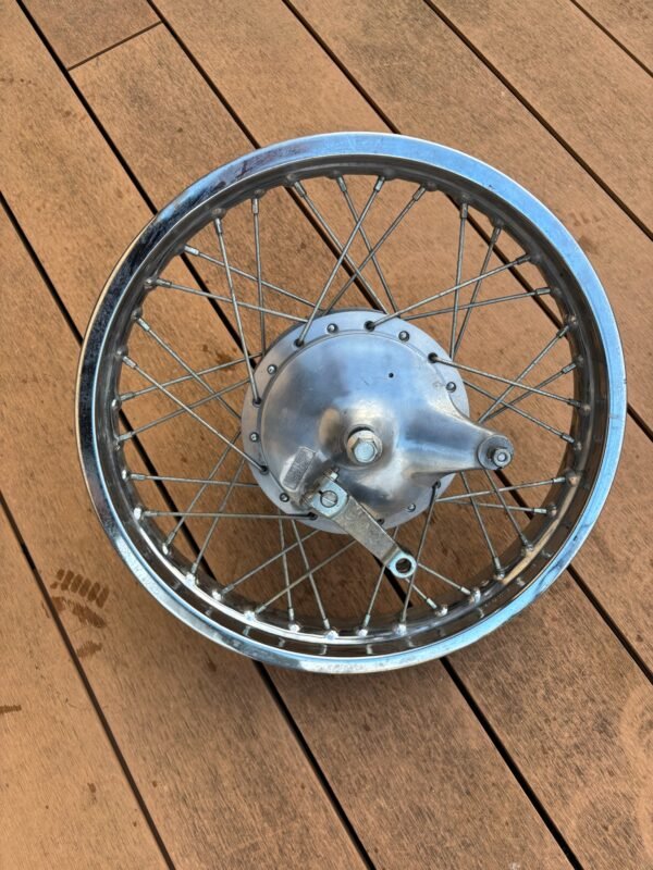 Roue arrière de SUZUKI 125 GN