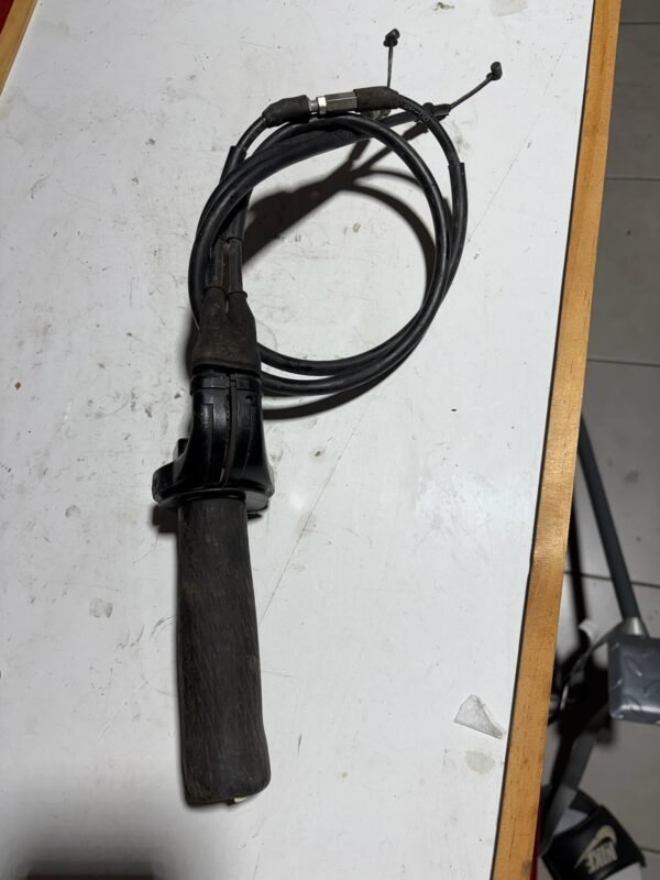 Poignée d'accélérateur de YAMAHA 600 Diversion – Image 2