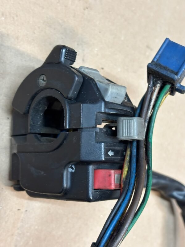 Commodo gauche de YAMAHA 240 250 TDR – Image 2