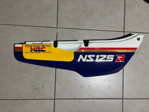 Flanc de selle droit de HONDA 125 NSR