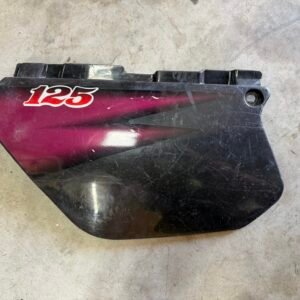 Cache latéral droit de YAMAHA 125 DTR