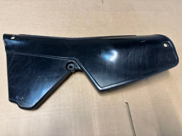 Cache latéral gauche de YAMAHA 125 Dtlc 10V