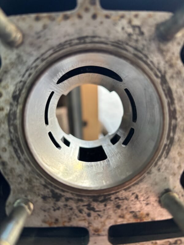Cylindre et piston de YAMAHA 125 Dtlc 10V – Image 3
