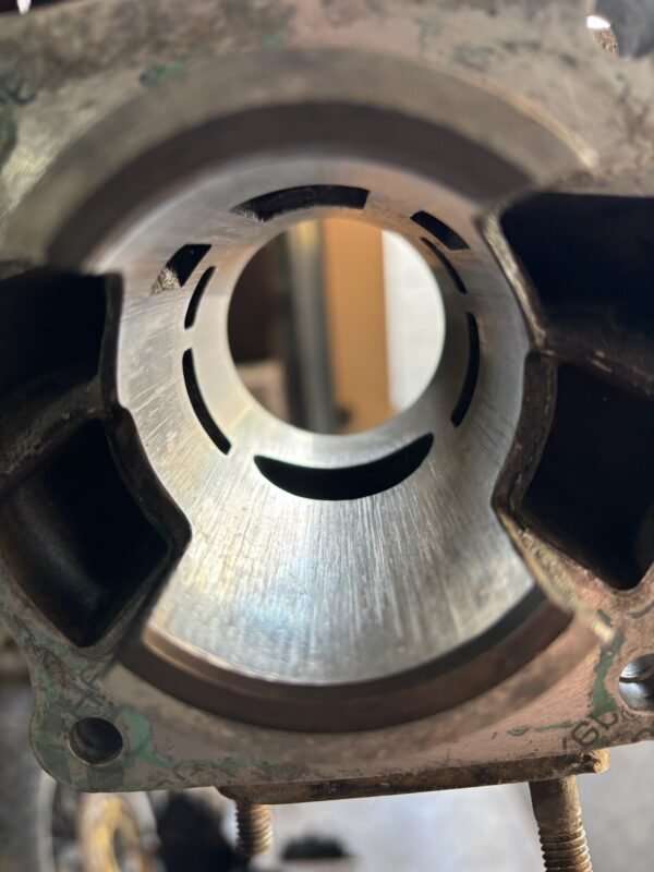 Cylindre et piston de YAMAHA 125 Dtlc 10V – Image 4