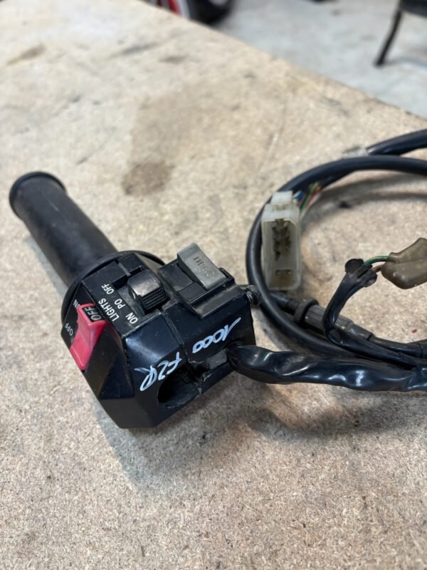 Commodo droit de YAMAHA 1000 FZR – Image 3