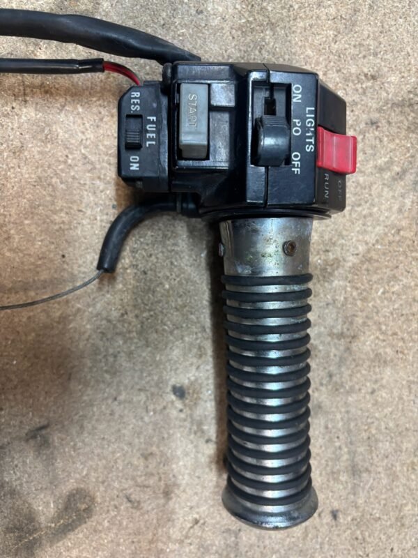 Commodo droit de YAMAHA 1200 V-MAX – Image 3