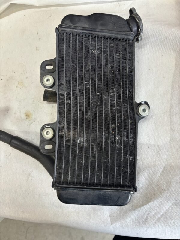 Radiateur de YAMAHA 125 TDR – Image 2