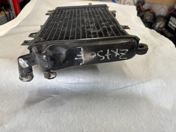 Radiateur de KAWASAKI ZX 750 F – Image 4
