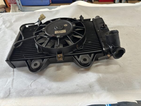 Radiateur de TRIUMPH 900 Trophy – Image 2