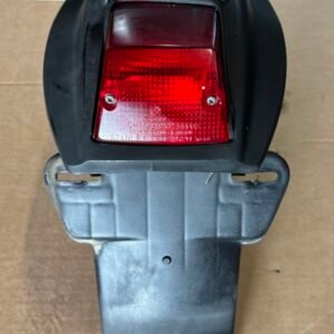 Garde boue arrière avec support et feux de YAMAHA 125 DTLC 1HR