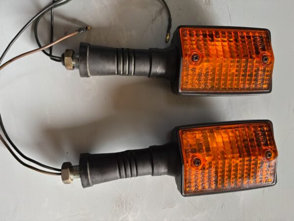 Clignotants avants de YAMAHA 125 DTLC 1HR