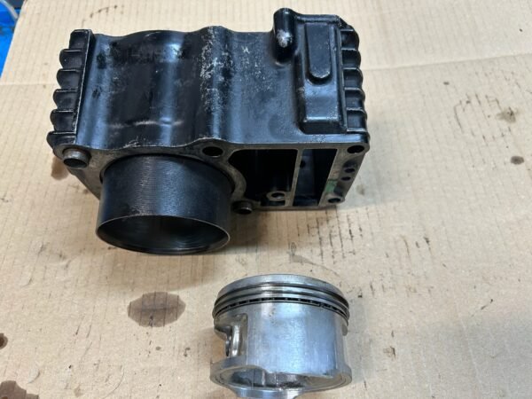Cylindres et pistons de HONDA 600 Transalp – Image 2