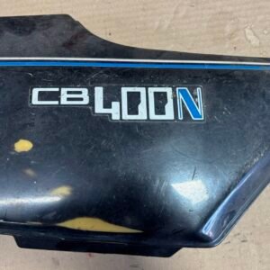 Cache latéral de HONDA CB 400 N