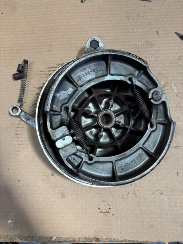 Flasque de tambour de frein arrière de YAMAHA 650 XJ – Image 2