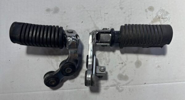 Repose pieds de HONDA 125 CM