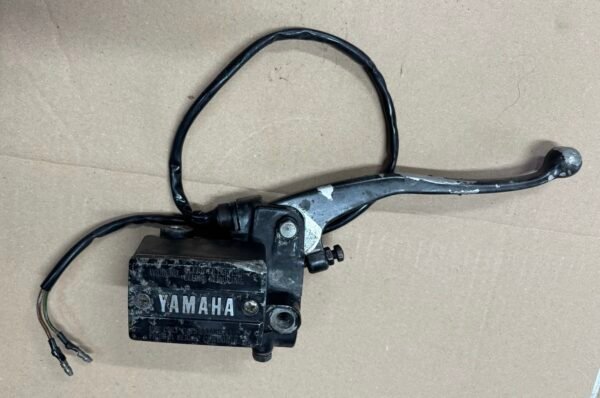 Maitre cylindre de frein avant de YAMAHA 125 RDLC