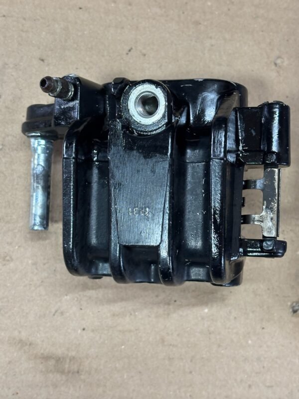 Etrier de frein avant gauche de HONDA 1000 CBR F SC25 – Image 2