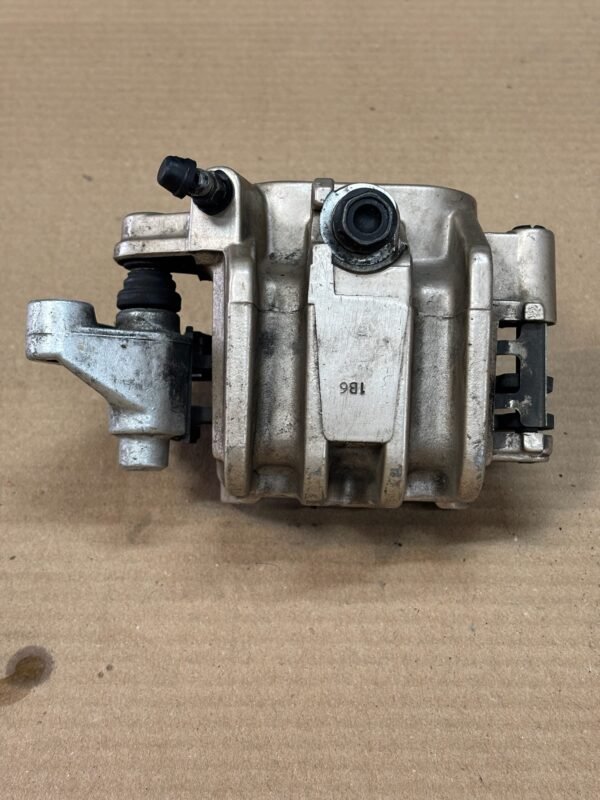 Etrier avant droit de HONDA 750 VFR – Image 3