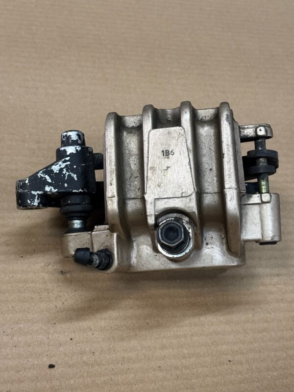 Etrier avant droit de HONDA 750 VFR – Image 4