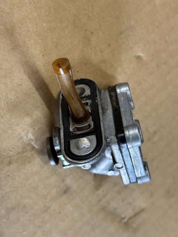 Robinet d'essence de KAWASAKI 750 ZXR – Image 3