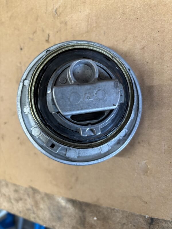 Bouchon de réservoir de HONDA CBR – Image 3