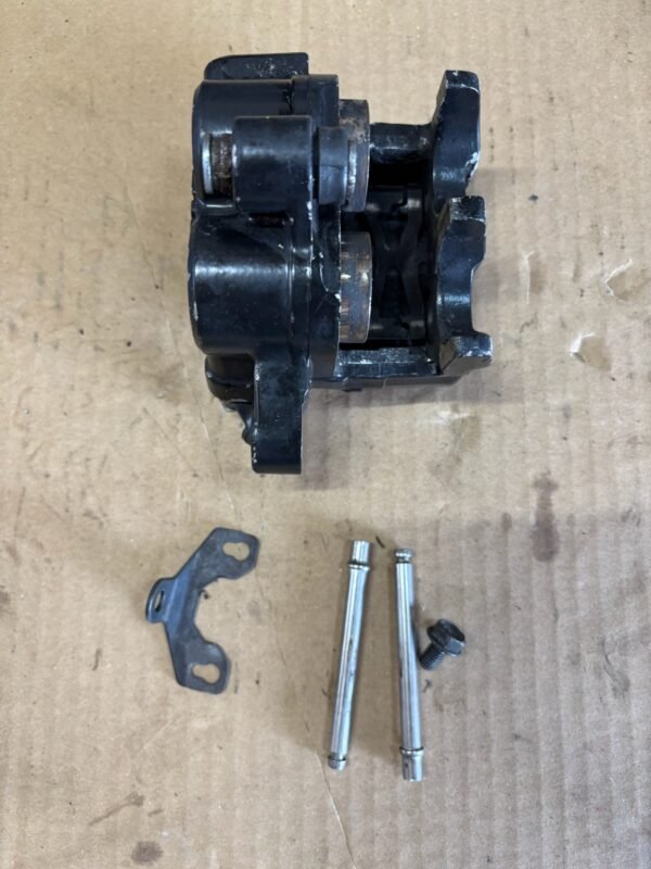 Etrier de frein avant de HONDA 125 CB JC06 – Image 3