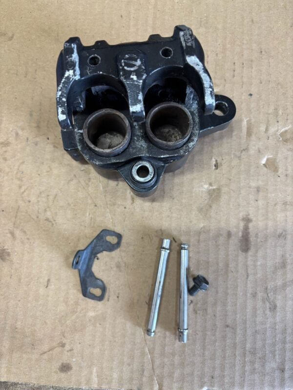 Etrier de frein avant de HONDA 125 CB JC06 – Image 2