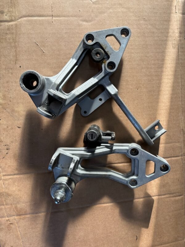 Supports de repose pieds arrières de KAWASAKI 750 GPX R