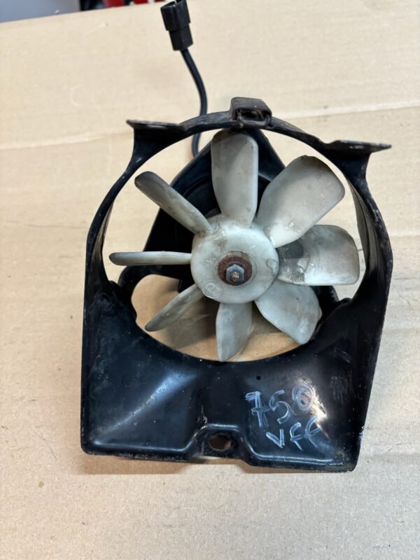 Ventilateur de HONDA 750 VFF