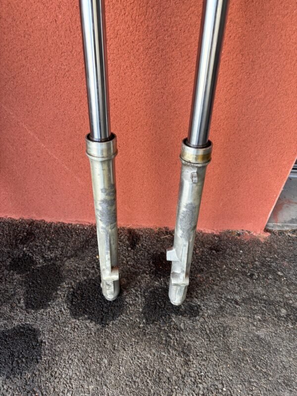 Fourche de SUZUKI 175 PE – Image 3