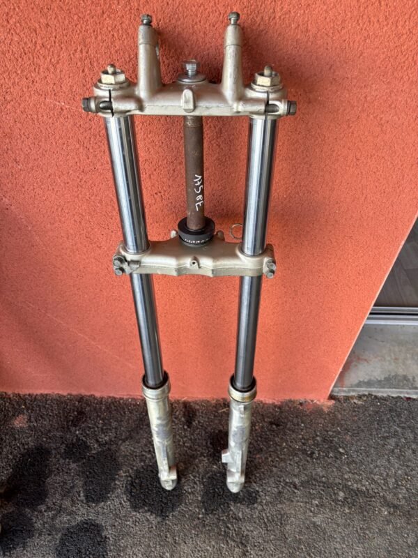 Fourche de SUZUKI 175 PE – Image 5