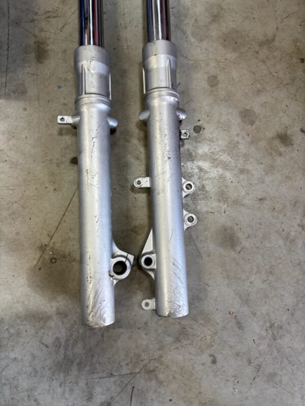 Tubes de fourche de SUZUKI 800 DR – Image 3