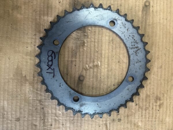 Couronne 39 dents de YAMAHA 600 XT – Image 2