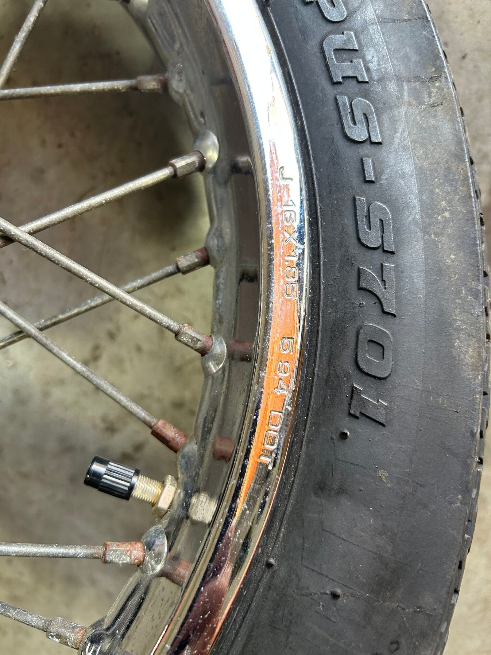 Roue arrière de HONDA 125 CMT – Image 3